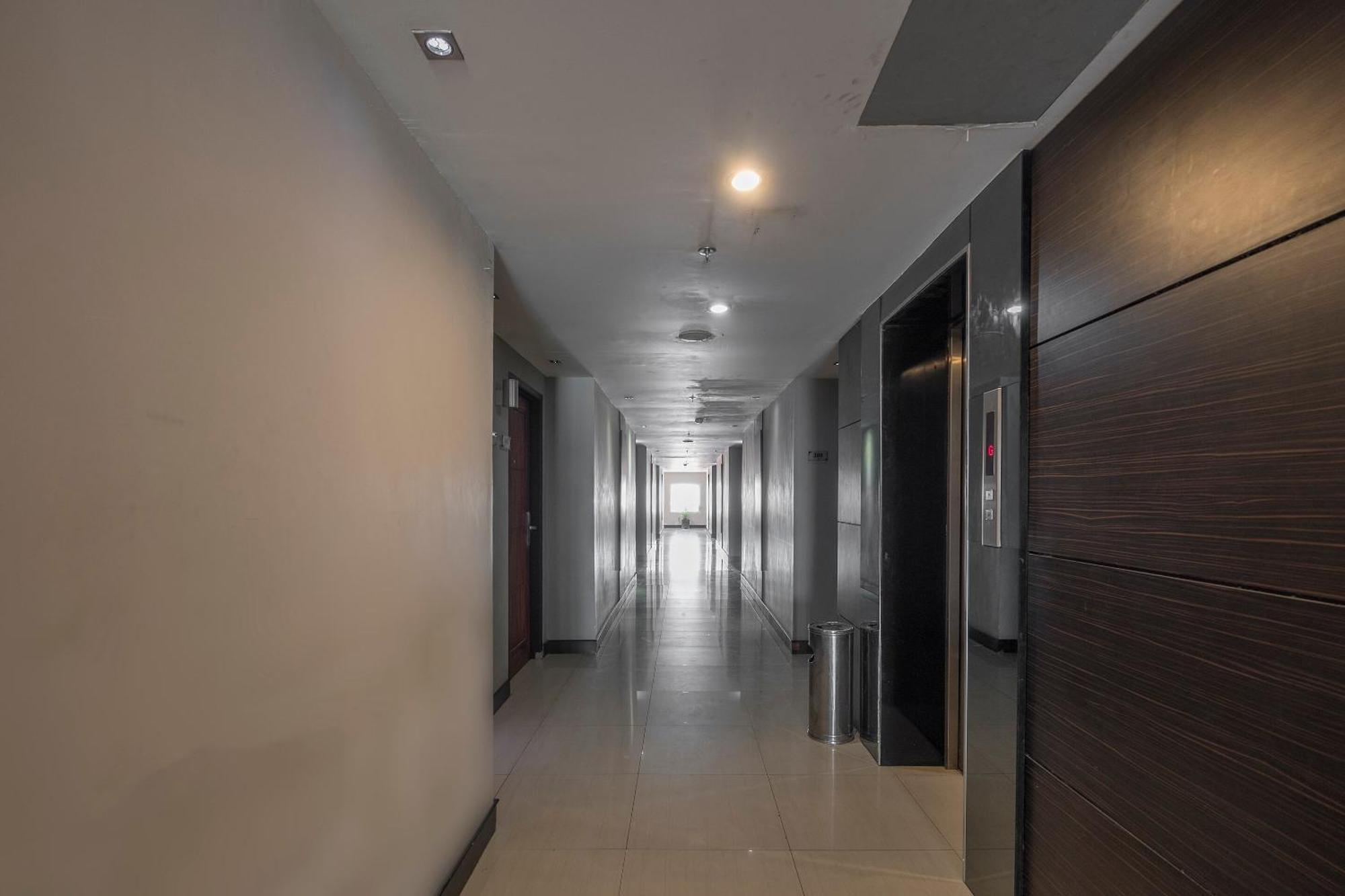 Oyo 1081 Allson City Hotel Makassar Exterior foto
