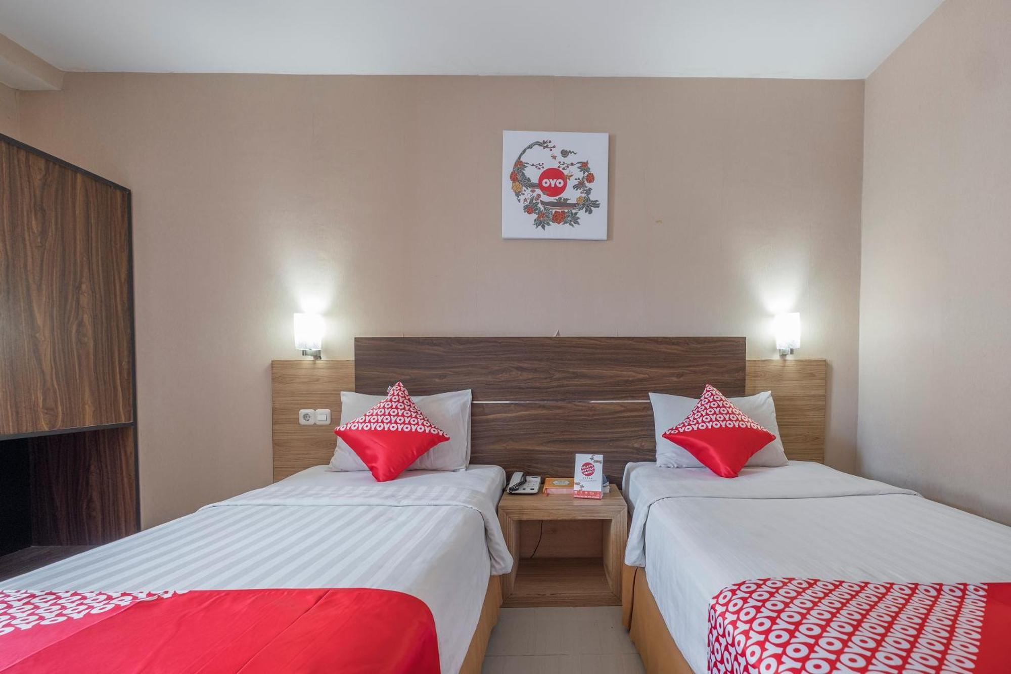 Oyo 1081 Allson City Hotel Makassar Exterior foto