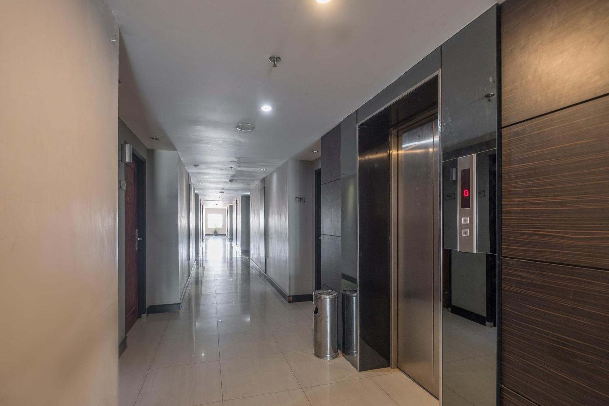Oyo 1081 Allson City Hotel Makassar Exterior foto
