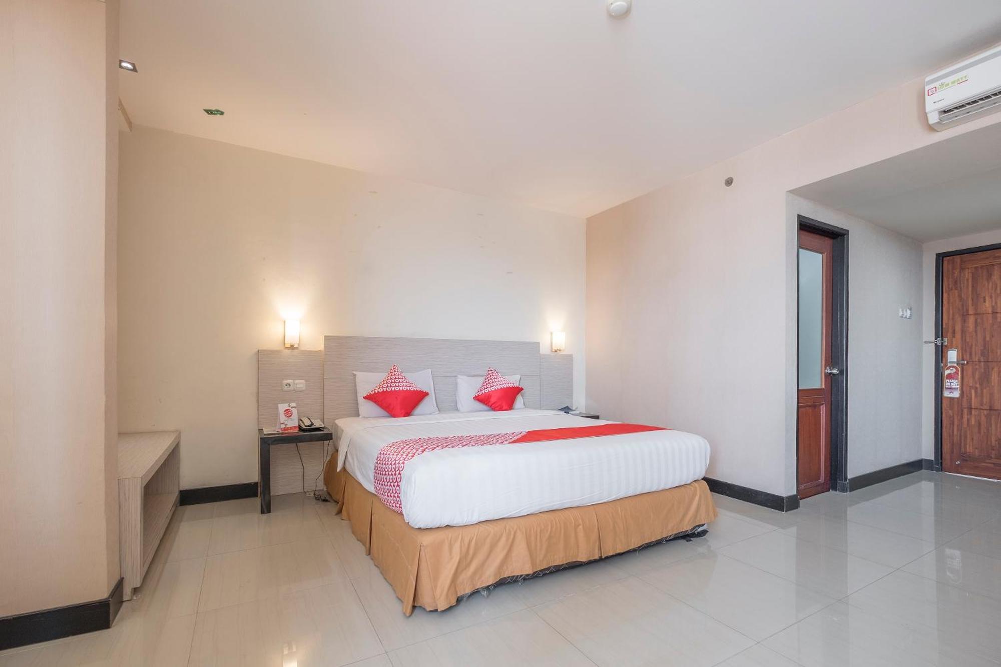 Oyo 1081 Allson City Hotel Makassar Exterior foto